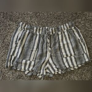 Time and Tru| Linen Blend Shorts with Stripes and Pockets